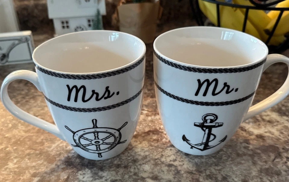 Juego Pfaltzgraff-2 tazas de café grandes Mr. & Mrs. Anchor & Wheel tema náutico Foto 1 de 4