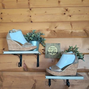 Sandalias Cordani Metálicas de Cuero Dorado con Correa en el Tobillo Tacón de Cuña Abierto Plataforma Talla 38 - Imagen 1 de 12