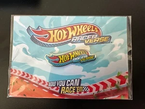 Hot Wheels Racing Spilla SDCC Smalto Esclusivo Comic Con 2023 HW Racerverse Limited - Foto 1 di 4