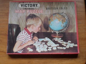 2 x 100 PIECE VINTAGE WOODEN JIGSAW MAP PUZZLES BY VICTORY VGC - Picture 1 of 4