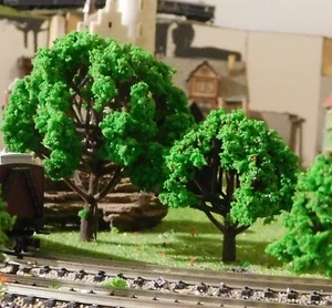 10 mittelgrüne Laubbäume, je 5 Stück 50 und 80 mm hoch - Picture 1 of 12