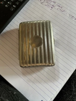 Estuche de cigarrillos de metal portátil vintage para damas y hombres, clip de resorte de doble cara Foto 1 de 4