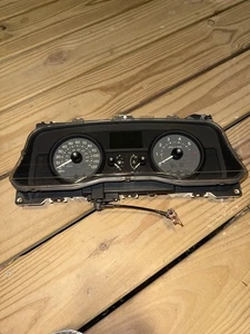 06-11 Ford CROWN VICTORIA Cuadro de instrumentos INDICADORES Conjunto velocímetro - Imagen 1 de 4