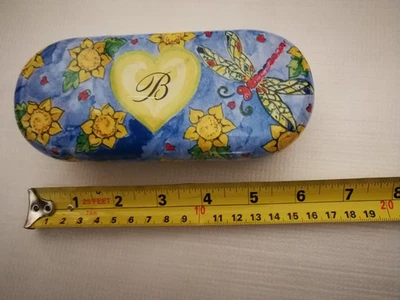 Brighton Gafas de sol/Estuche de anteojos Caja de hojalata Sol Flor Libélula Corazón Foto 1 de 4