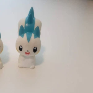 Pachirisu Finger Puppet Figure Authentic Bandai Pokemon - Picture 1 of 2
