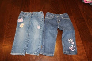 2 Denim Capri, Girl Size 6, cute flower accents, Gymboree Spring Fall - Picture 1 of 5