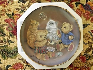 "Osos de peluche y gatos ""Bubble Buddies"" como nuevos de Sue Willis placa de edición limitada  - Imagen 1 de 2