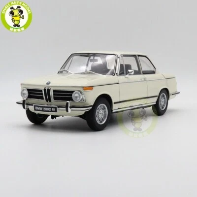 1/18 KYOSHO BMW 2002 tii White Diecast Model Car Gifts For Boyfriend Father - Image 1 of 4