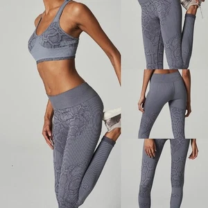 Varley Quincy Sports Bra, Size Medium Grey Snake Print NEW - Picture 1 of 7