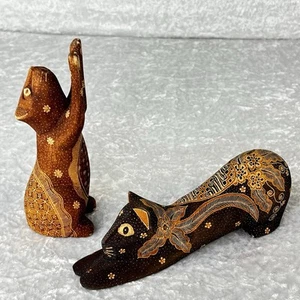 Set of 2 Carved Wood Indonesian Batik Folk Art Cat Figurines - 7" - Picture 1 of 7