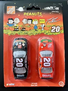 The GREAT PUMPKIN NASCAR TONY STEWART #20 HALLOWEEN 2 X 1 64 Race Car TOY F S/H - Picture 1 of 4