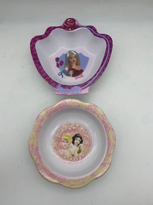 Juego de 2 cuencos vintage de melamina colorida en forma de flor Barbie rosa princesa Zak Foto 1 de 4