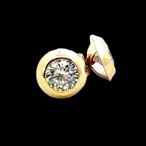 Elegant Gold-Plated Cubic Zirconia Stud Earrings - Picture 1 of 12