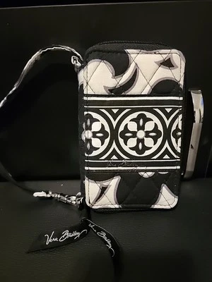 Vera Bradley Noche y Día Carry It All Muñequera/Cartera Blanco y Negro Geométrico Foto 1 de 4