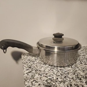 SALADMASTER T304S Edelstahl Kochgeschirr 8 in 2 Quart Soßenpfanne mit belüftetem Vapo Deckel - Bild 1 von 10