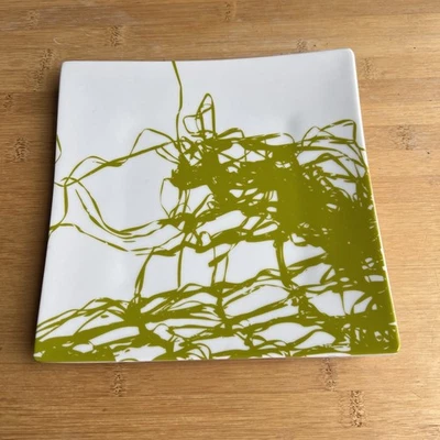 Plato de ensalada CRATE & BARREL CB2 7” cuadrado verde blanco moderno abstracto Foto 1 de 4
