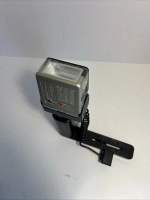 Olympus T20 Electronic Flash Shoes Mount Unit with Full Automatic Control - Image 1 of 4