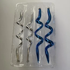 Schachtel mit 4 KREBS Glas Korkenzieher Spirale Ornamente Silber & Blau ca. 8" lang - Bild 1 von 18