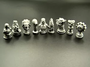 Monopoly Lot of 9 Tokens - Games of Thrones theme figures Set-1 - Picture 1 of 5