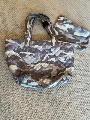 MZ WALLACE 浅灰色迷彩牛津中号 Metro 托特包 — 第 1/4 张图片