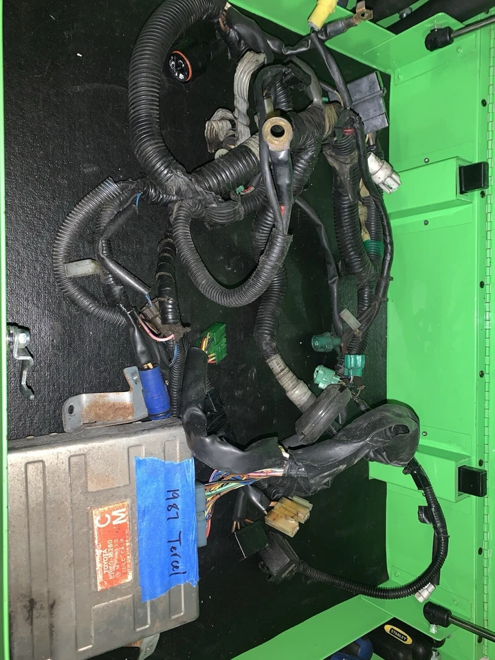 1988 年丰田 Tercel ECM 和完整发动机安全带  — 第 1/1 张图片