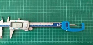 STRUMENTO DI MISURA SPESSORE DISCO FRENO ADATTATORE UNIVERSALE PER PINZA VERNIER - Foto 1 di 9