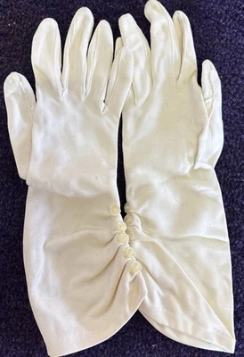 Vintage White Ivory Dress Gloves w/Stylish Accent Buttons - Image 1 of 3