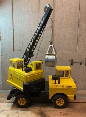 Vintage Tonka Mighty Crane, Mound Minn, 18” Pressed Steel, As Found - Image 1 of 4