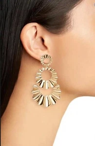 Pendientes Kate Spade Scrunch vieira declaración triple gota en niveles tono dorado - Imagen 1 de 7