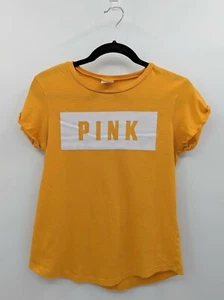 Camiseta para mujer Victoria's Secret rosa con logotipo amarillo naranja - Imagen 1 de 6
