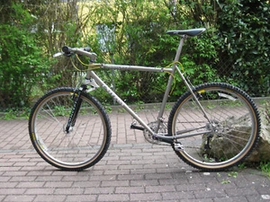 Univega Alpina 7.7 AMP Federgabel Mountainbike 90ziger Panaracer Shimano - Bild 1 von 10