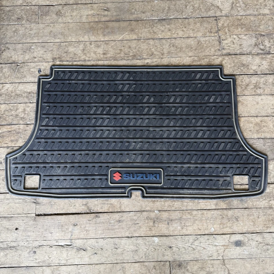 Alfombrilla de goma para maletero Suzuki Grand Vitara 2010 fabricante de equipos originales Foto 1 de 4