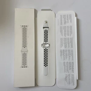 Apple - Bracelet Sport Nike pour Watch Series 8/SE (2022) - Summit Blanc/Noir - S/M - Photo 1 sur 5