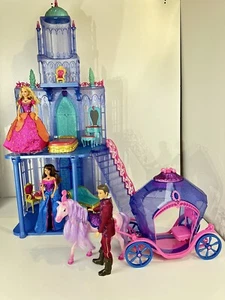 Barbie & The Diamond Castle Playset 2008 House Dolls Horse & Carriage All Works - Picture 1 of 24