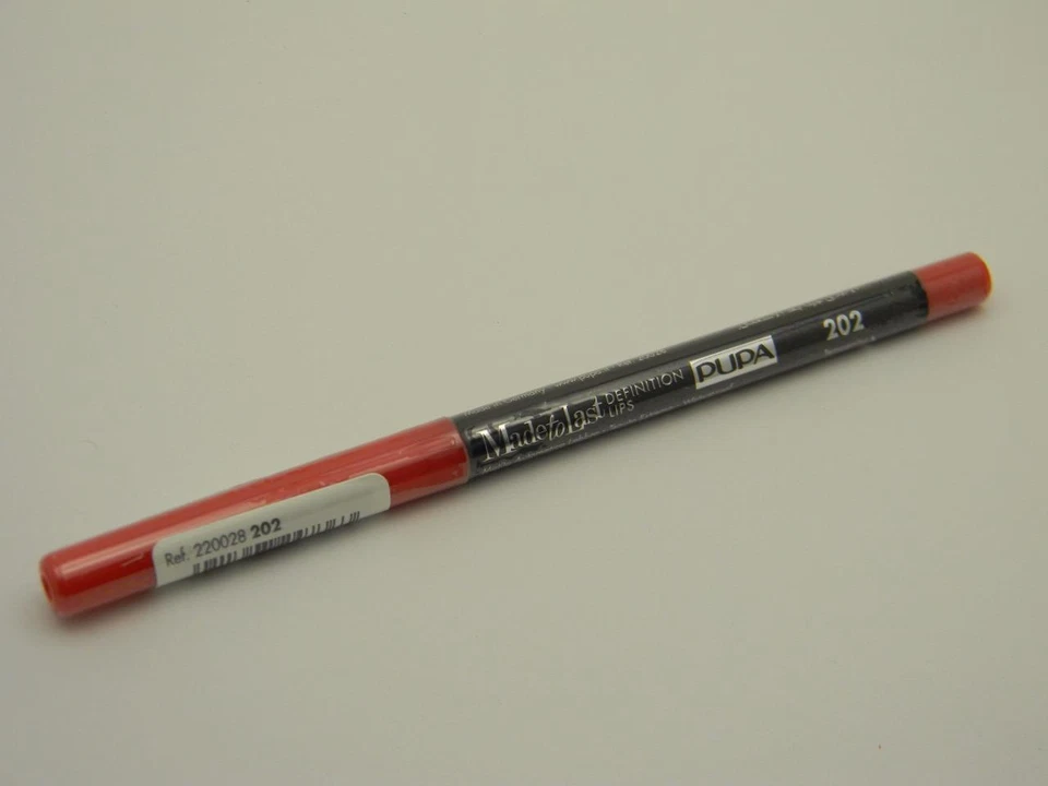 Lápiz delineador de labios automático PUPA Made to Last Definition impermeable 202 rojo coral Foto 1 de 1