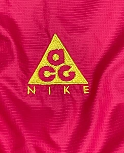 New Man's Nike ACG Primaloft Insulated Jacket Size MEDIUM Hot Pink BQ3447 666 - Picture 1 of 10