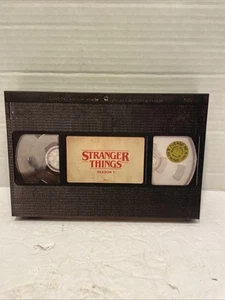 Stranger Things Season 1 With Poster 4 Disc Set - Picture 1 of 6
