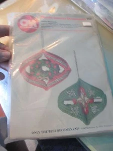 1983 COLUMBIA MINERVA Plastic ' FESTIVE DIAMONDS ' ORNAMENT Kit FREE SHIP c@ - Picture 1 of 4