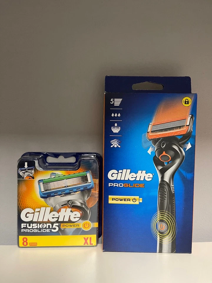 9 lamette da barba Gillette Fusion5 ProGlide Power + rasoio Progliede Power. - Immagine 1 di 1