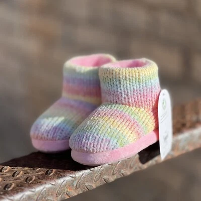 WONDER NATION Toddler Girls Size 5 Rainbow Soft Chenille Knit Bootie Slippers - Image 1 of 4