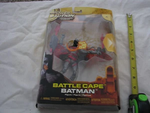 NUOVO BATTLE CAPE BATMAN DAL 2005 - Foto 1 di 3