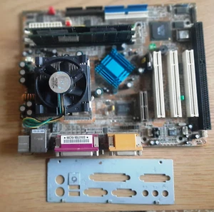 Vintage Tualatin: schedamadre Chaintech 6AIV2T-F100A, Tualatin 1200, 384 Mb ram - Zdjęcie 1 z 5