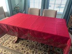 Christmas Table Cloth Poinsettia Red Scalloped 60 x 84 Red White Gold Trim Poly - Picture 1 of 15
