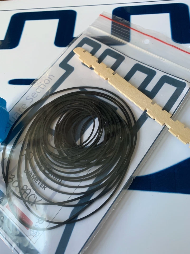 Linna pack of 20 Square Rubber Drive Belts / Bands for Cassette Decks - Image 1 of 1