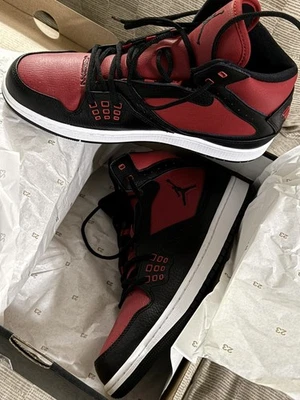 Zapatilla deportiva Jordan 1 Flight Mid para hombre - negra/roja Foto 1 de 4