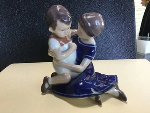 ROYAL COPENHAGEN - "ABBRACCIARE IL BAMBINO" - #403 - C - Foto 1 di 3