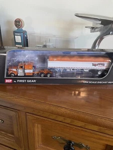 DCP by First Gear 1/64 Tri-State Commodities Kenworth W900A Tractor/Trailer. NiB - Picture 1 of 5