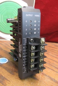 GE Fanuc IC610MDL175B Series One PLC Output Module 115/230VAC 8 Circuits - Picture 1 of 4