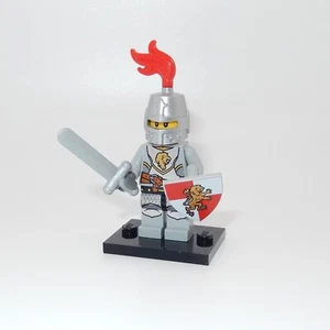 LEGO Minifigure #CAS440 | Kingdoms Lion Knight | Castle | Released 2010 | #7949 - Picture 1 of 5
