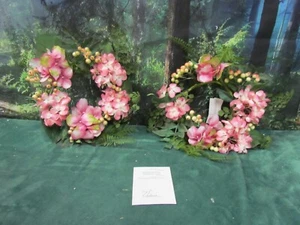 TWO ARTIFICIAL HYDRANGEA & BERRY WREATH PINK USE WITH LED CANDLES - Picture 1 of 4